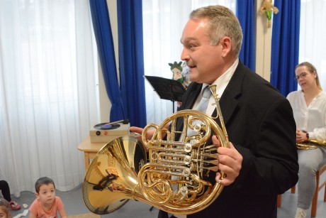 Hangszervarázs a Ligetsori Óvodában – a rézfúvós hangszercsaládot mutatták be